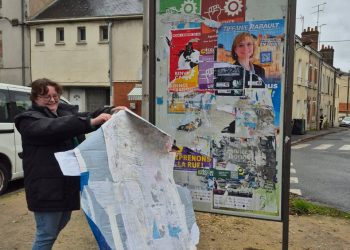Collage et tractage Orléans en commun
