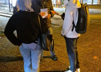 Collage et tractage Orléans en commun